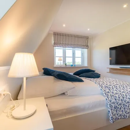 Holiday home Haus Deichblick 1